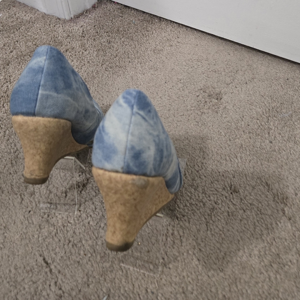 Women Wedge Heels - Picture 4 of 6